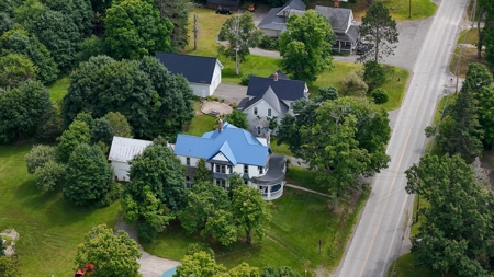 Queen Anne Victorian Home - Island Falls, Maine - image 5
