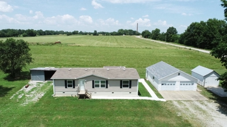El Dorado Springs Missouri Country Home & 10 Acres For Sale - image 1