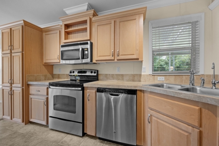 Country Home on 14+ Acres in Trenton, FL - image 34