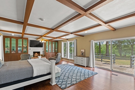 Large Home on 12 acres - image 14