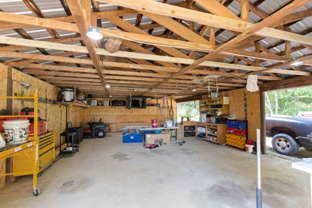 Large Home on 12 acres - image 28