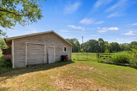 Large Home on 12 acres - image 31