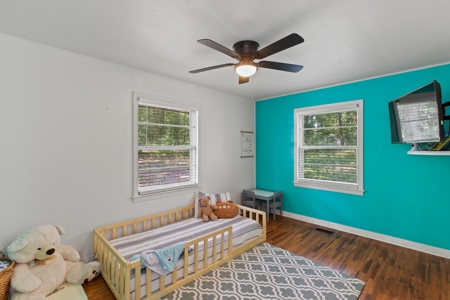 Large Home on 12 acres - image 12