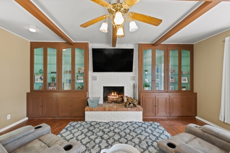 Large Home on 12 acres - image 15