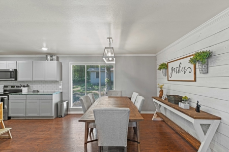 Large Home on 12 acres - image 5