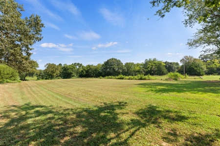 Large Home on 12 acres - image 27