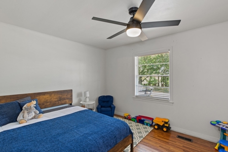 Large Home on 12 acres - image 10
