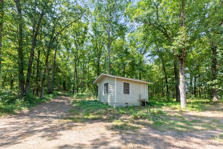 Large Home on 12 acres - image 26