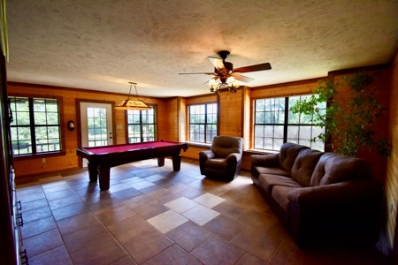 Home in Woodland Lake Estates in Atlanta, TX - image 16