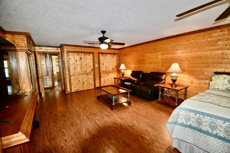 Home in Woodland Lake Estates in Atlanta, TX - image 30