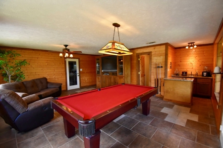 Home in Woodland Lake Estates in Atlanta, TX - image 17