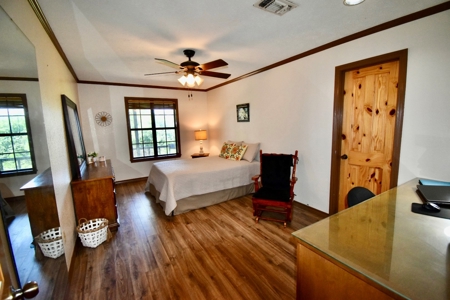 Home in Woodland Lake Estates in Atlanta, TX - image 14