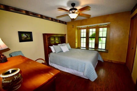 Home in Woodland Lake Estates in Atlanta, TX - image 20