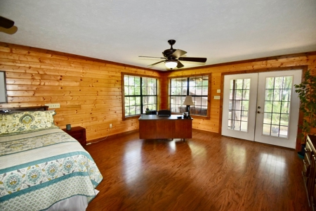 Home in Woodland Lake Estates in Atlanta, TX - image 31