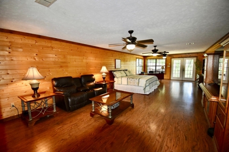 Home in Woodland Lake Estates in Atlanta, TX - image 27