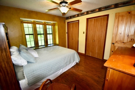 Home in Woodland Lake Estates in Atlanta, TX - image 21