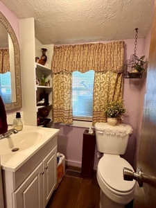 Well-kept home for sale in Ava Mo. - image 10