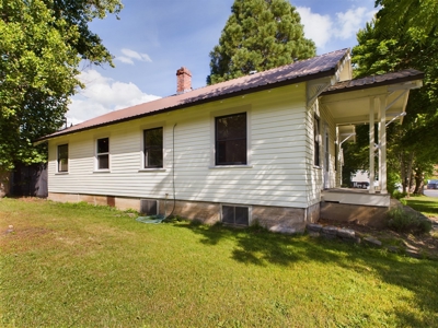 Home for Sale in Orofino, ID with Studio Apartment - image 16