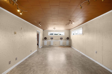 Office Building - Former Salon - for Sale in Milan, TN - image 10