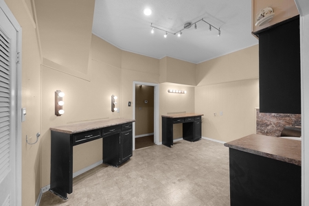 Office Building - Former Salon - for Sale in Milan, TN - image 16