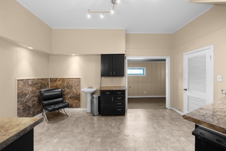 Office Building - Former Salon - for Sale in Milan, TN - image 15