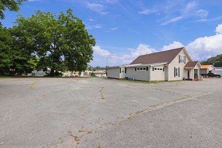 Office Building - Former Salon - for Sale in Milan, TN - image 24