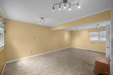 Office Building - Former Salon - for Sale in Milan, TN - image 11
