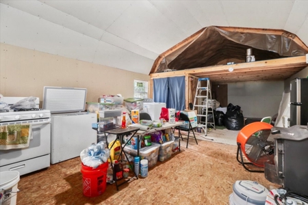 Rustic Retreat: Off-Grid Living with a Storage Building Home - image 8