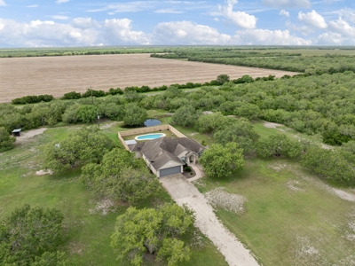 Updated Country Home With A Pool In Alice, Texas - image 33