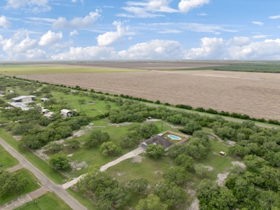 Updated Country Home With A Pool In Alice, Texas - image 31