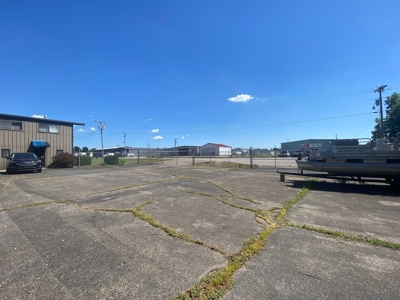 Industrial Office & Warehousing Building For Sale, Plus Tool - image 6