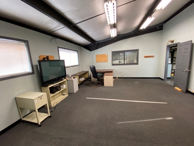 Industrial Office & Warehousing Building For Sale, Plus Tool - image 26