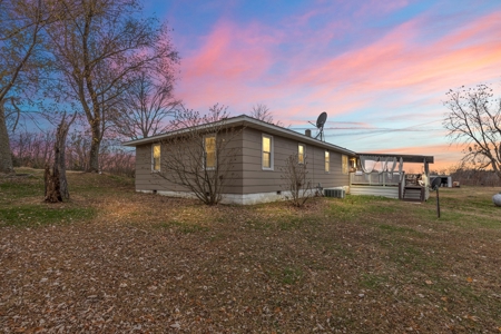 Home For Sale Stockton, MO - image 18