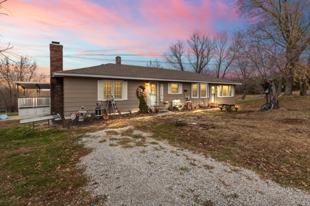 Home For Sale Stockton, MO - image 14