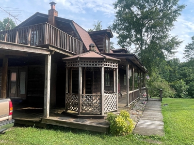 3 bedroom 2 bath country home for sale near Roundhill Ky - image 4