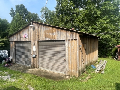3 bedroom 2 bath country home for sale near Roundhill Ky - image 7