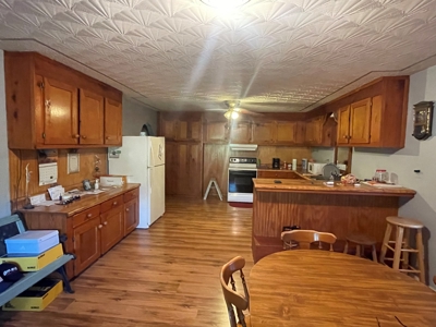 3 bedroom 2 bath country home for sale near Roundhill Ky - image 20