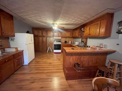 3 bedroom 2 bath country home for sale near Roundhill Ky - image 21