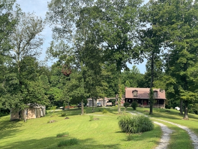 3 bedroom 2 bath country home for sale near Roundhill Ky - image 33