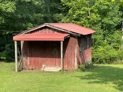 3 bedroom 2 bath country home for sale near Roundhill Ky - image 38