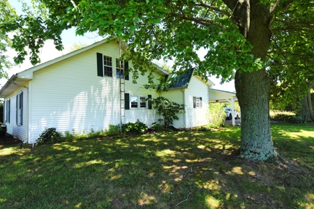 Hobby Farm on 5.74 Acres, House, Barn, Sheds, Cave, Woods - image 23