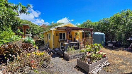 Off Grid Main house w/separate Bamboo room for 2nd Bedroom - image 4