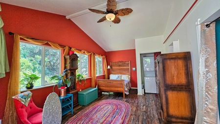 Off Grid Main house w/separate Bamboo room for 2nd Bedroom - image 25