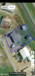 Commercial property w/ 4 bays & shop with much more to offer - image 6