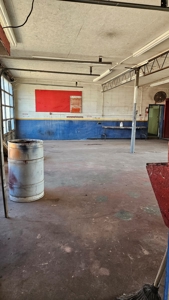 Commercial property w/ 4 bays & shop with much more to offer - image 19