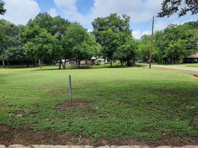 One Acre Lot For Sale, Downtown Crockett, TX - image 6