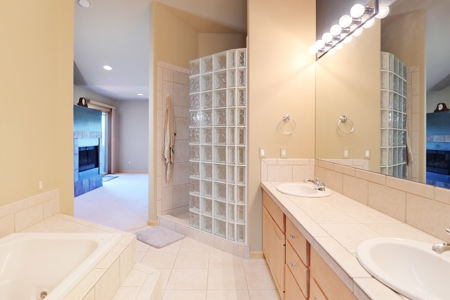 Townhome On the 12th Green For Sale In Ridgway, Colorado - image 9