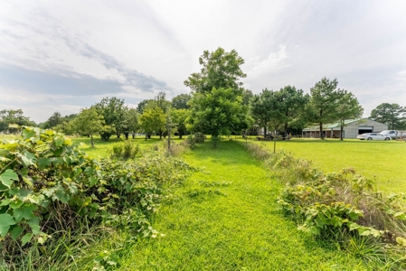 Country Home and Acreage in Willow Springs Missouri - image 38