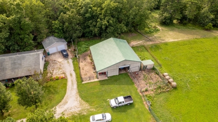 Country Home and Acreage in Willow Springs Missouri - image 44