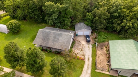 Country Home and Acreage in Willow Springs Missouri - image 42